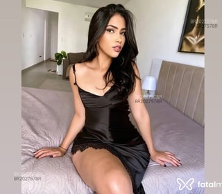 Acompanhante Isis Maya
