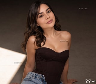 Acompanhante Anna Lívia
