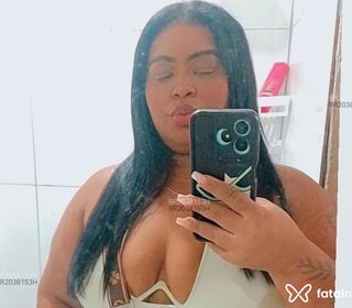 Acompanhante Camila