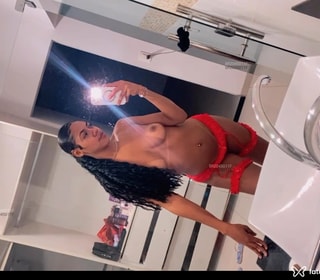 Acompanhante Morena