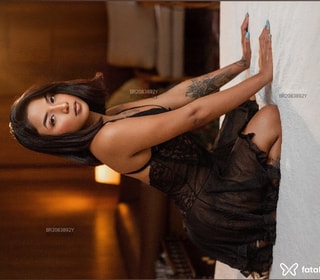 Acompanhante Mikaela