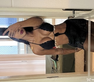 Acompanhante Camila