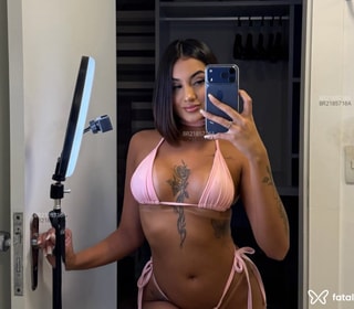 Acompanhante Mia Stefler