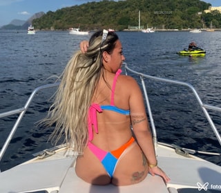Acompanhante Lara Oliveira