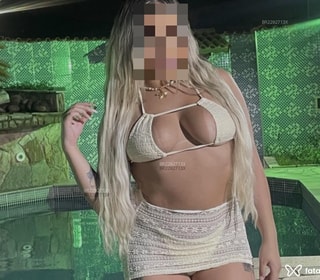 Acompanhante Julia