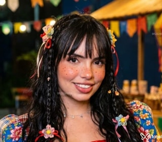 Acompanhante Helena Querino