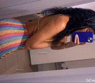 Acompanhante Morena