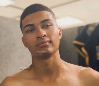 Acompanhante Thony