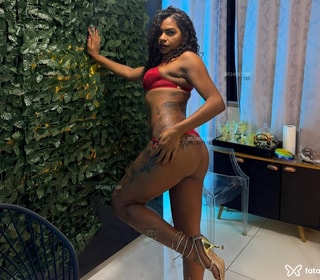 Acompanhante Morena
