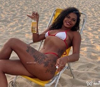 Acompanhante Morena