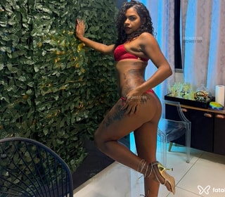 Acompanhante Morena