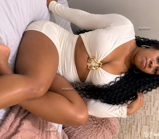 Acompanhante Morena