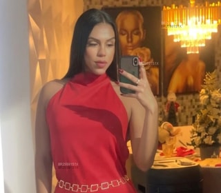 Acompanhante Luana