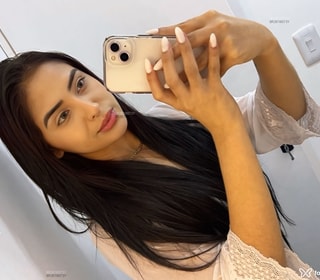 Acompanhante Luna Porcelana
