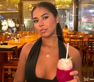Acompanhante Ayla