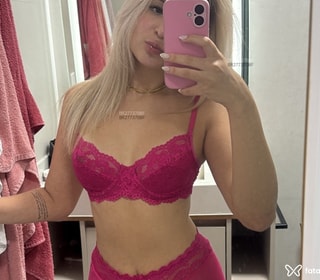 Acompanhante Julia