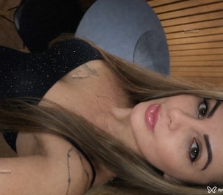 Acompanhante Débora Garcia