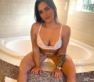 Acompanhante Nathália Oliveira