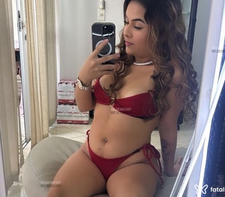Acompanhante Clara