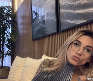 Acompanhante Caroline