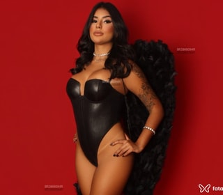 Acompanhante Mikaela