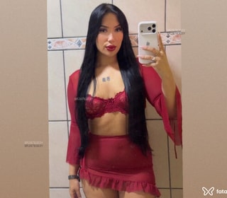 Acompanhante Julie