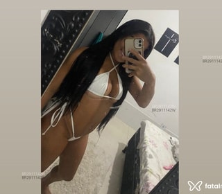 Acompanhante Letícia Viera
