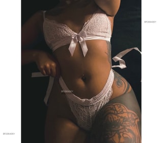 Acompanhante Morena