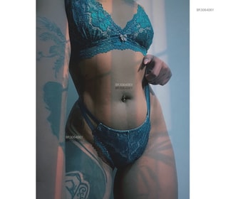 Acompanhante Morena