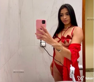 Acompanhante Rebecca Queiroz