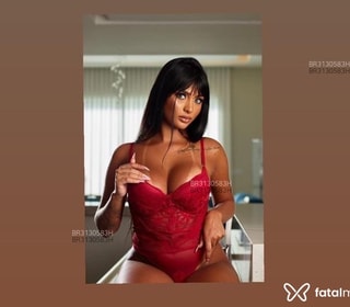 Acompanhante Mirela