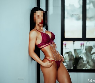 Acompanhante Laura Azahra