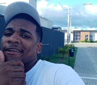 Acompanhante Adriano