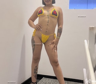 Acompanhante Aris