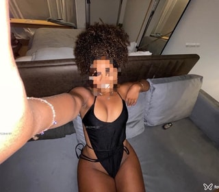 Acompanhante Thayane Menezes