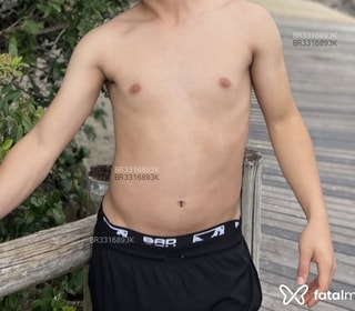 Acompanhante Léo