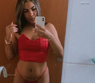 Acompanhante Emily