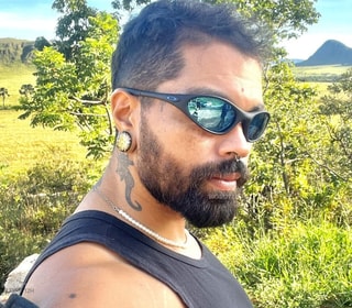 Acompanhante Ícaro