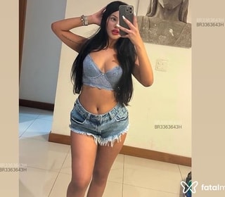 Acompanhante Alice Castelli