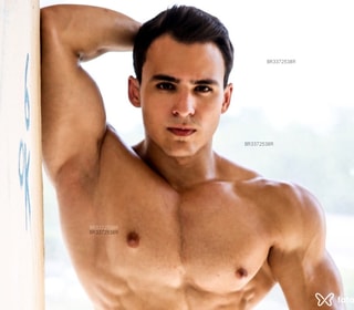 Acompanhante Raphael Castro