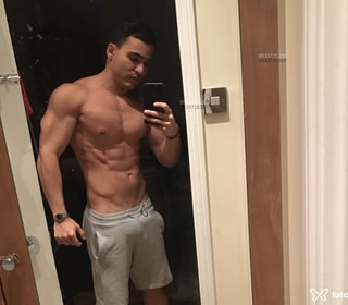 Acompanhante Raphael Castro
