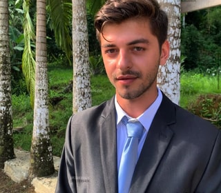 Acompanhante Andreas Júnior