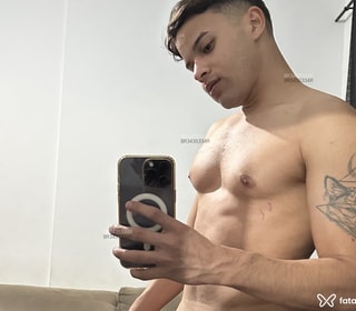 Acompanhante Thainan Santos