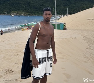 Acompanhante Leandro