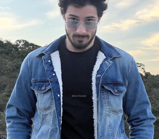 Acompanhante em Virtual-VT - Augusto
