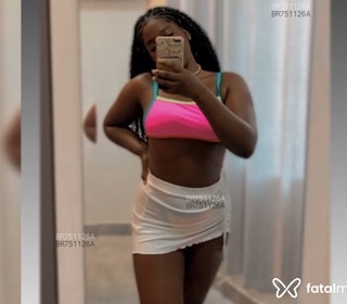 Acompanhante Iza Martins