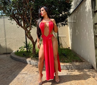 Acompanhante Nadine Borges