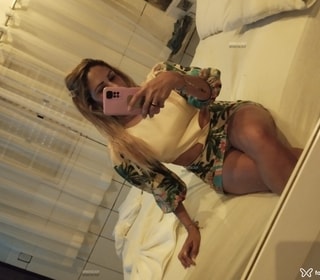 Acompanhante Nicole Miller