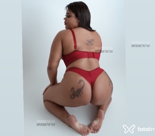 Acompanhante Larissa