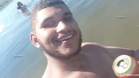 Acompanhante Carlos Eduardo - Cabeçalho